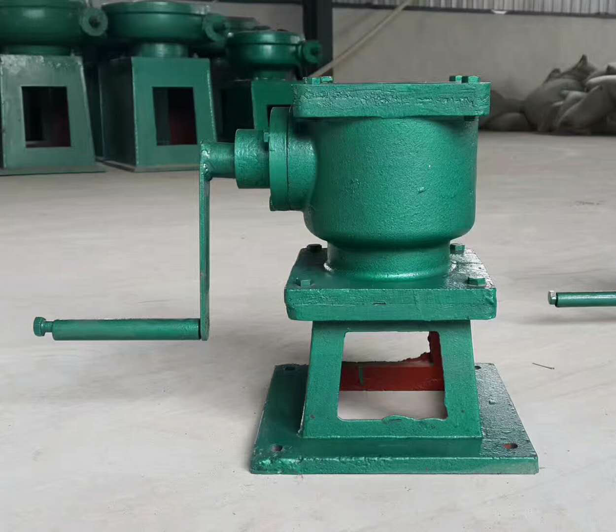 側(cè)搖啟閉機(jī)2